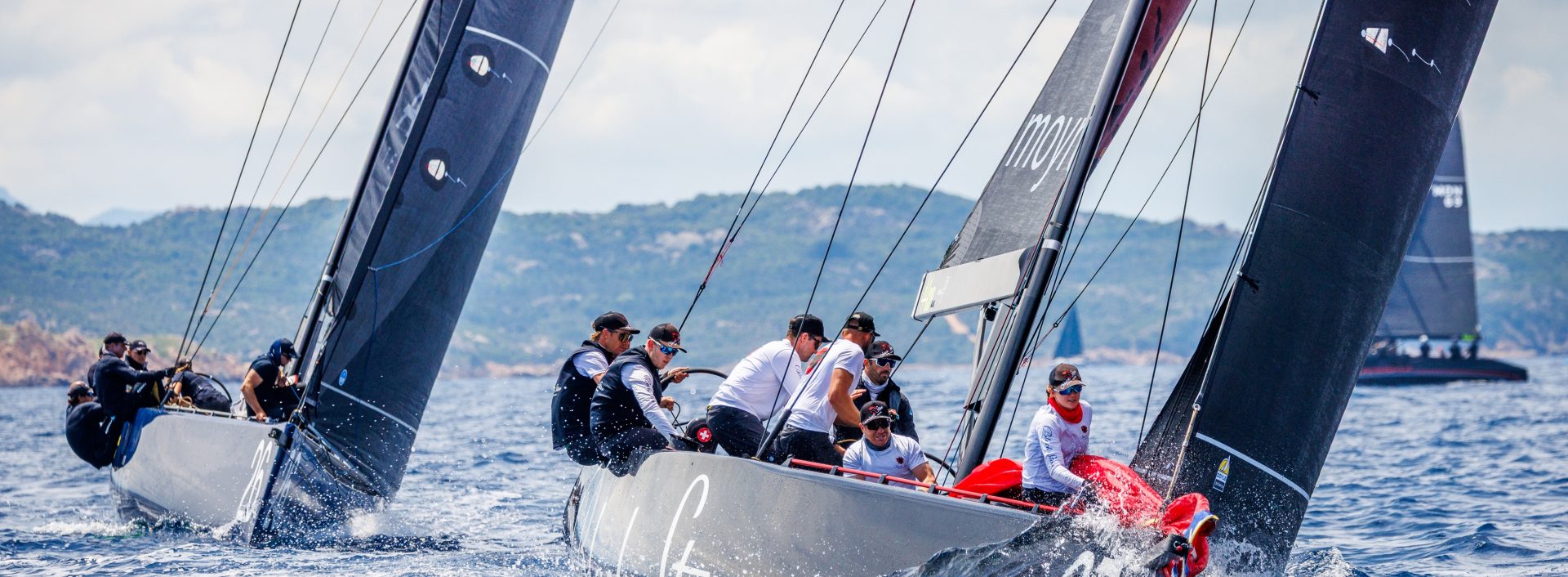 Five boats within two points after  light opening day