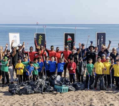 44Cup Oman Beach Clean